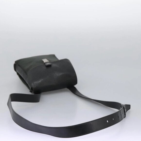 LOUIS VUITTON Taiga Saratov GM Shoulder Bag Ardoise - Picture 3 of 15